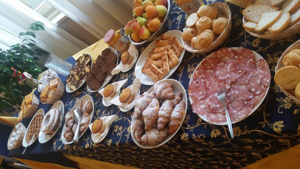 Hotel Palladio مونتيكاتيني تيرمي المظهر الخارجي الصورة